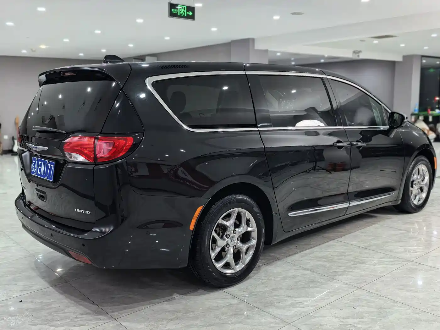 Chrysler Grand Voyager (Import) 2019 2017 3.6L Premium Edition