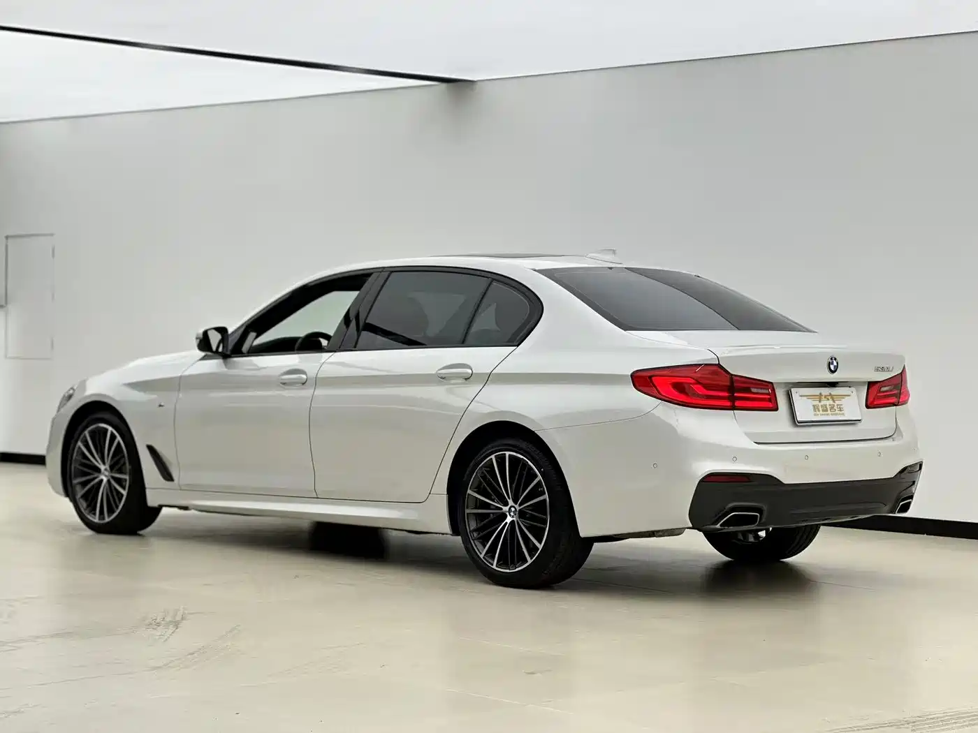 BMW 5 Series 2019 Facelift 530Li Leading M Sport Package фото 3