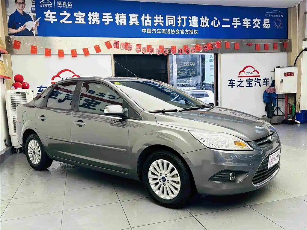 Фото 4 - Ford Focus