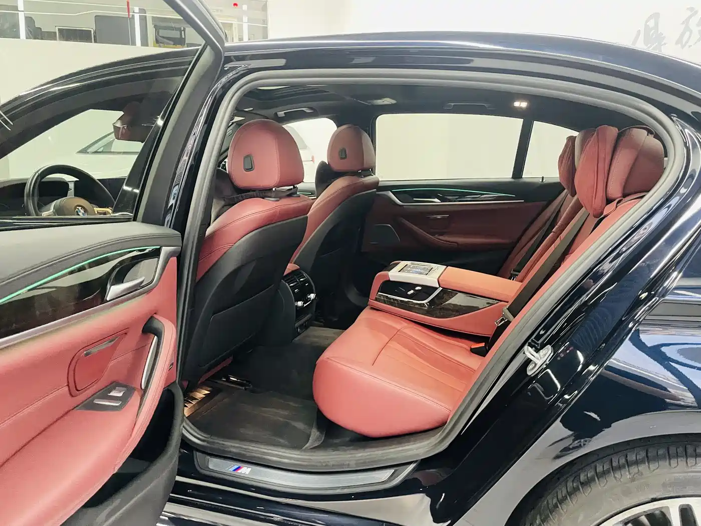 BMW 5 Series 2018 Facelift 530Li Exclusive M Sport Package фото 10