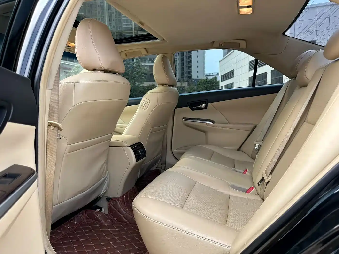 Toyota Camry 2016 2.0G 10th Anniversary Leading Edition фото 6