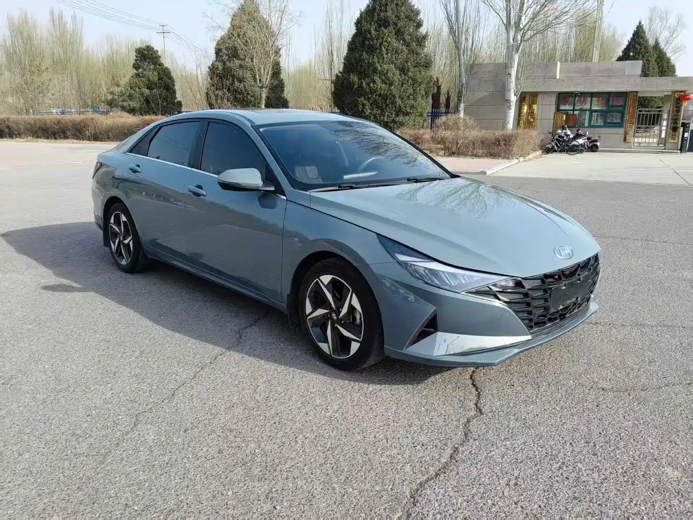 Hyundai Elantra 2021 1.5L CVT LUX Premium Edition
