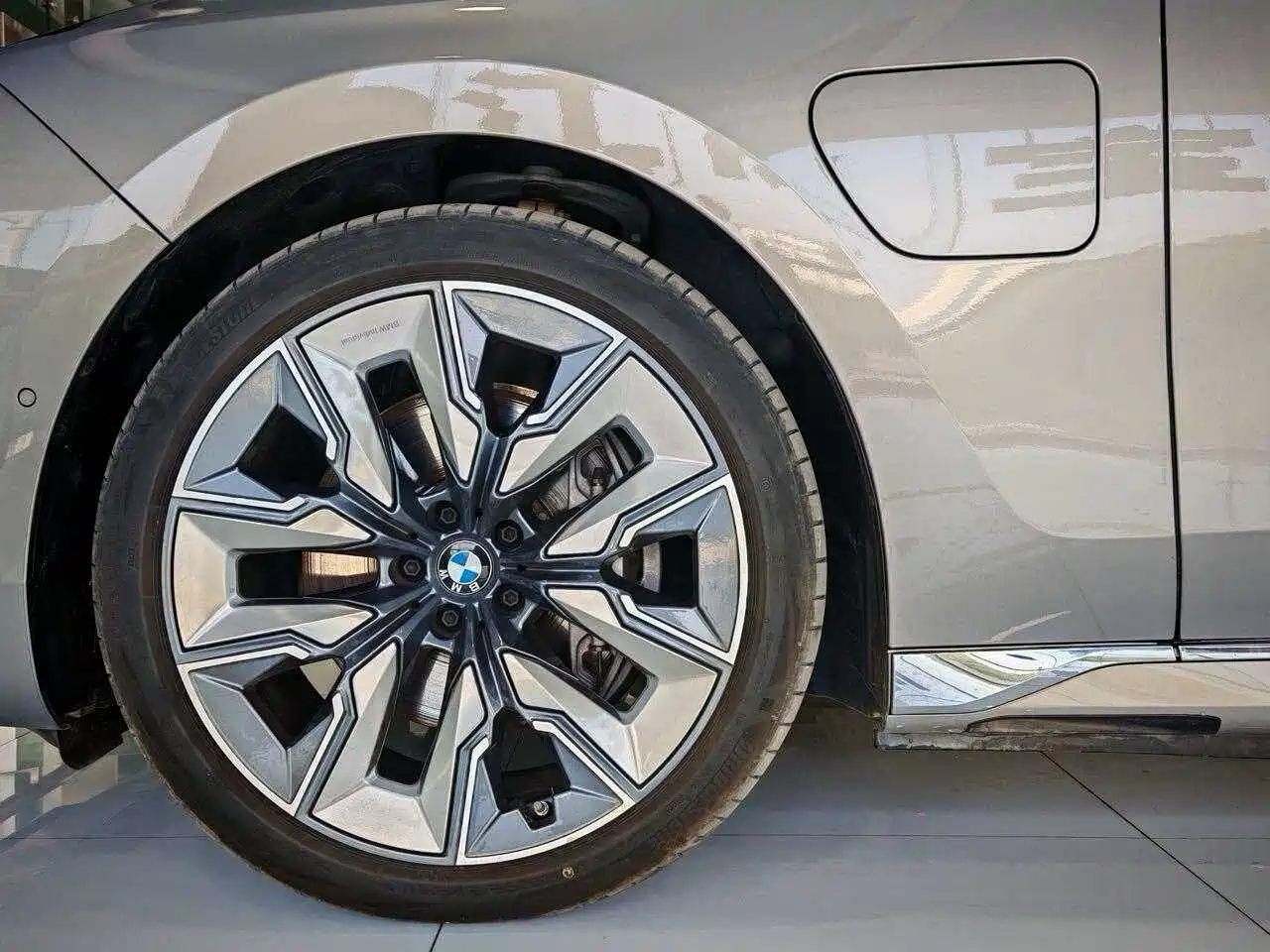 Фото 8 - BMW i7