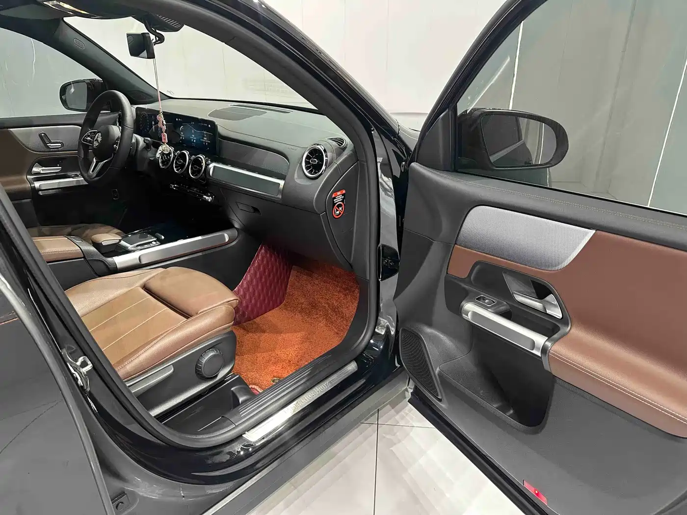 Фото 22 - Mercedes-Benz GLB