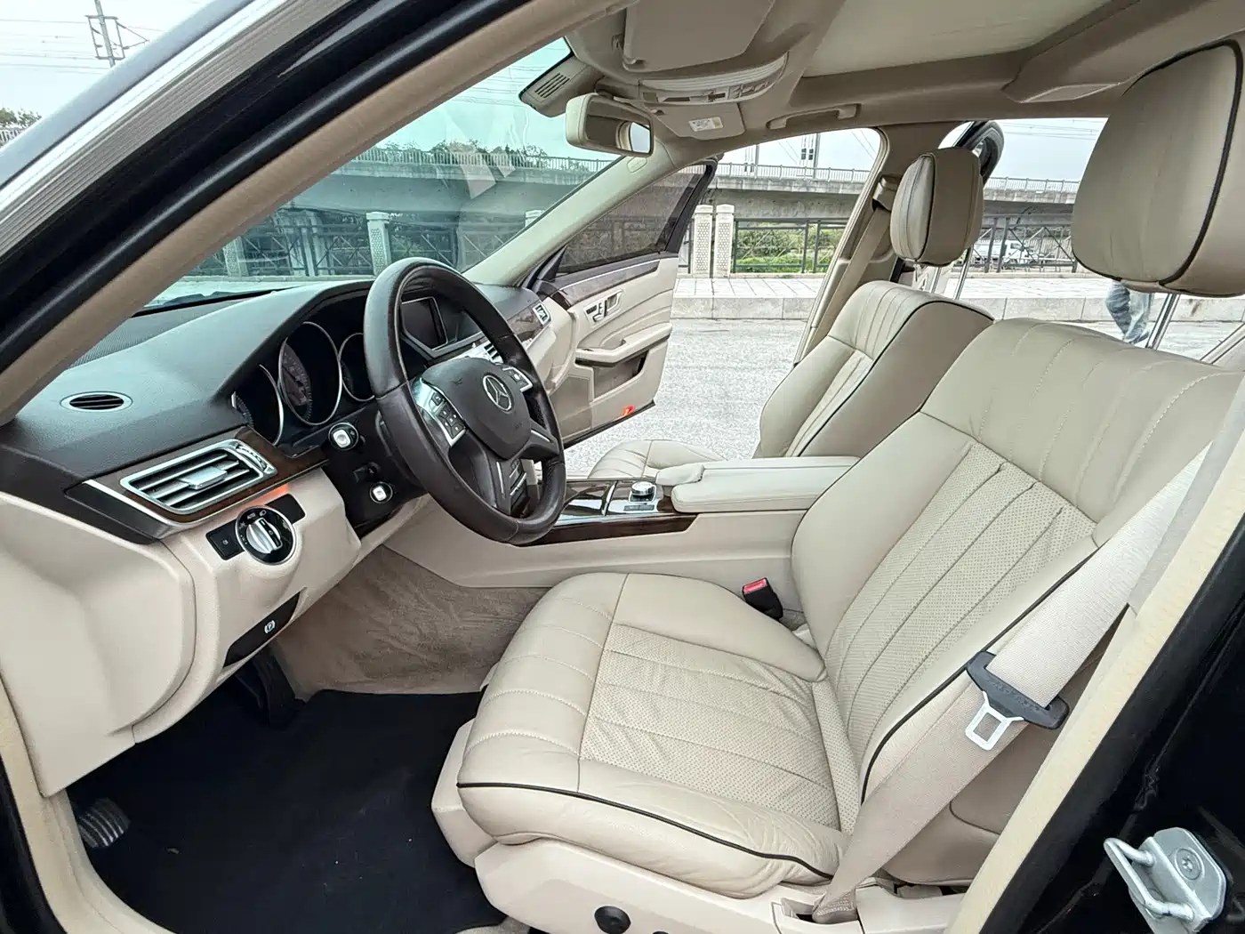 Mercedes-Benz E-Class 2015 E 260 L фото 4