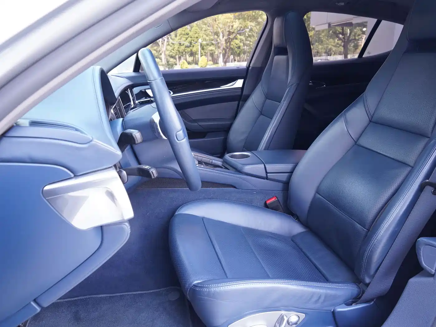 Porsche Panamera 2010 Model Panamera S 4.8L фото 4