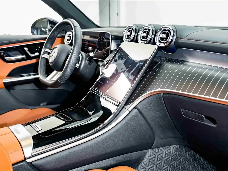 Mercedes-Benz GLC 2023 Facelift GLC 300 L 4MATIC Sport 5-Seater фото 17