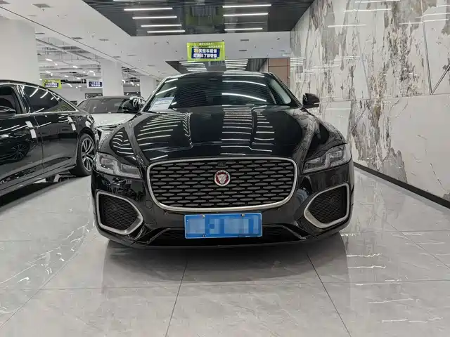 Jaguar XFL 2.0T P250, Моноприводный, Премиум Люкс