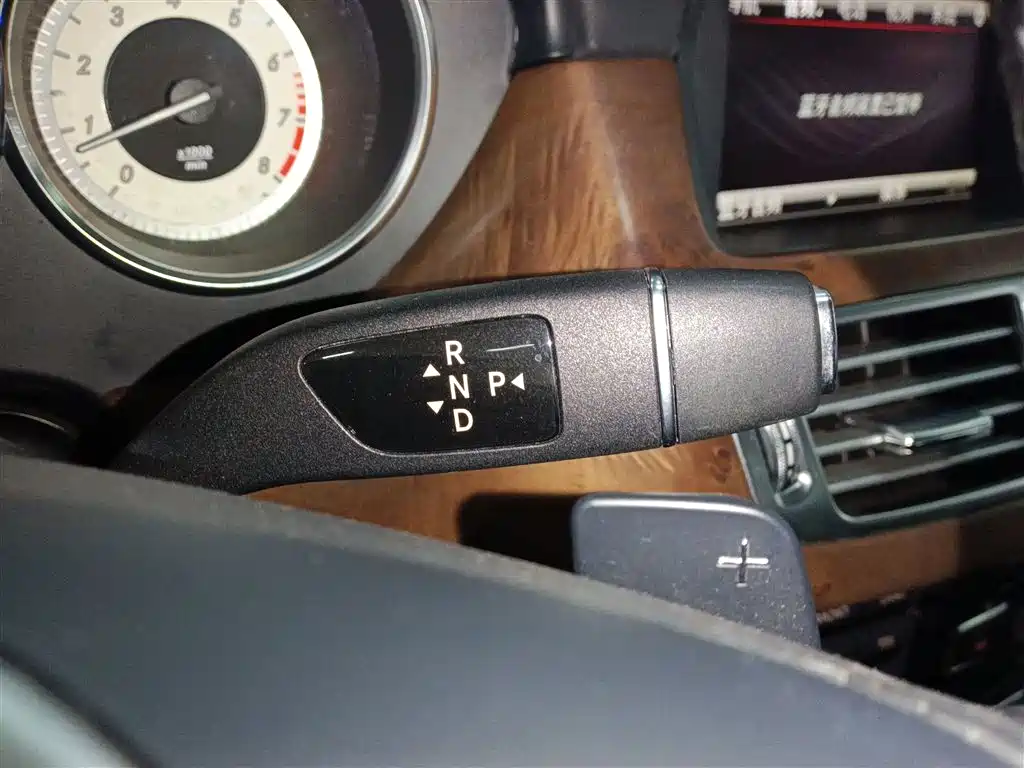 Mercedes-Benz CLS 2012 CLS 300 CGI фото 14