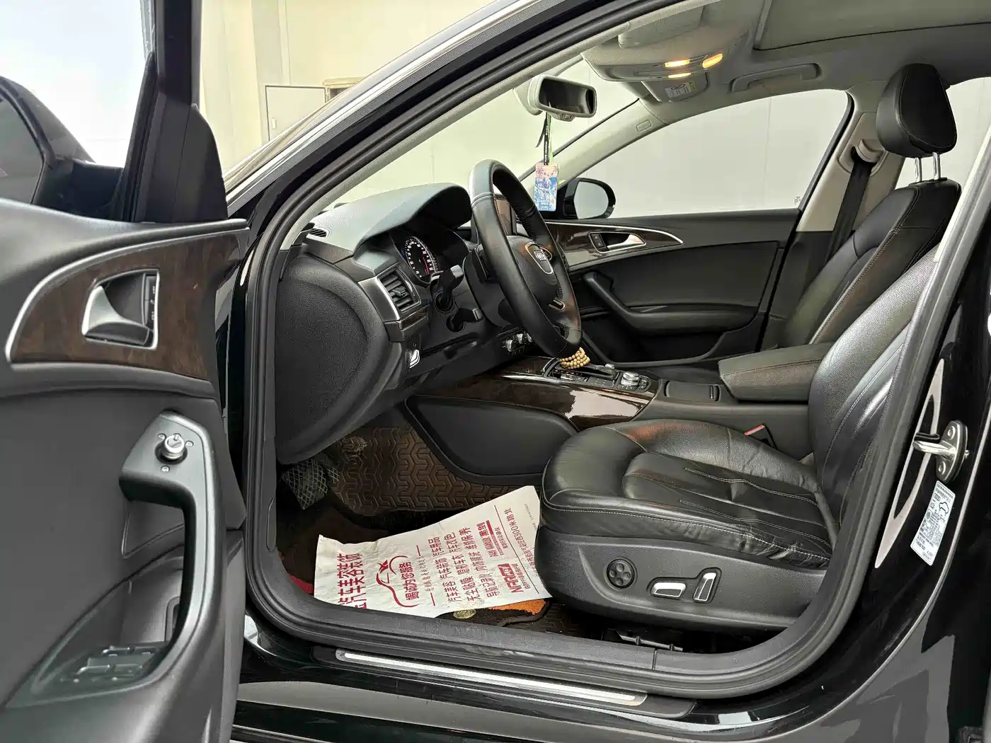 Фото 7 - Audi A6L