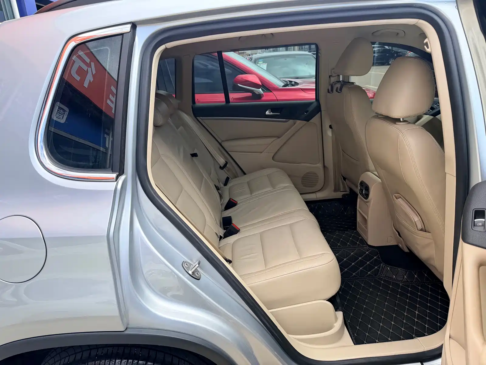 صورة 6 - Volkswagen Tiguan