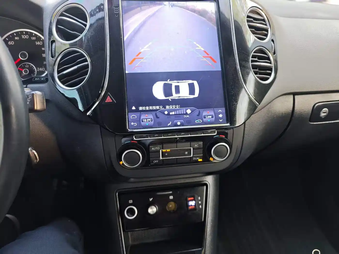 Volkswagen Tiguan 2012 1.8TSI Automatic 2WD Trend Edition фото 16