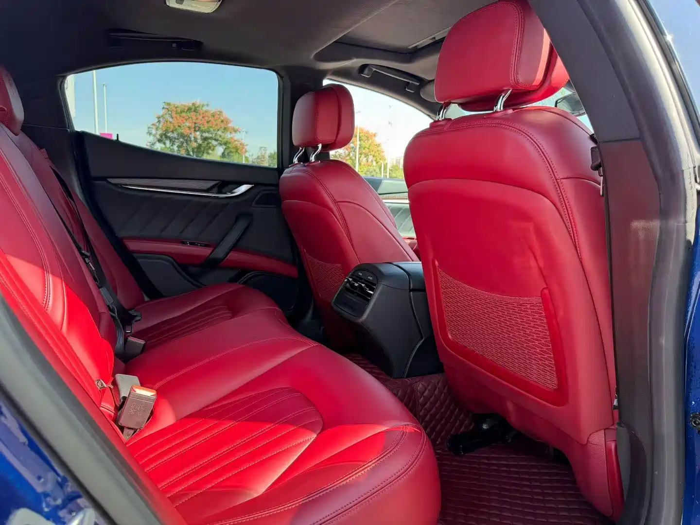 Photo 5 - Maserati Ghibli