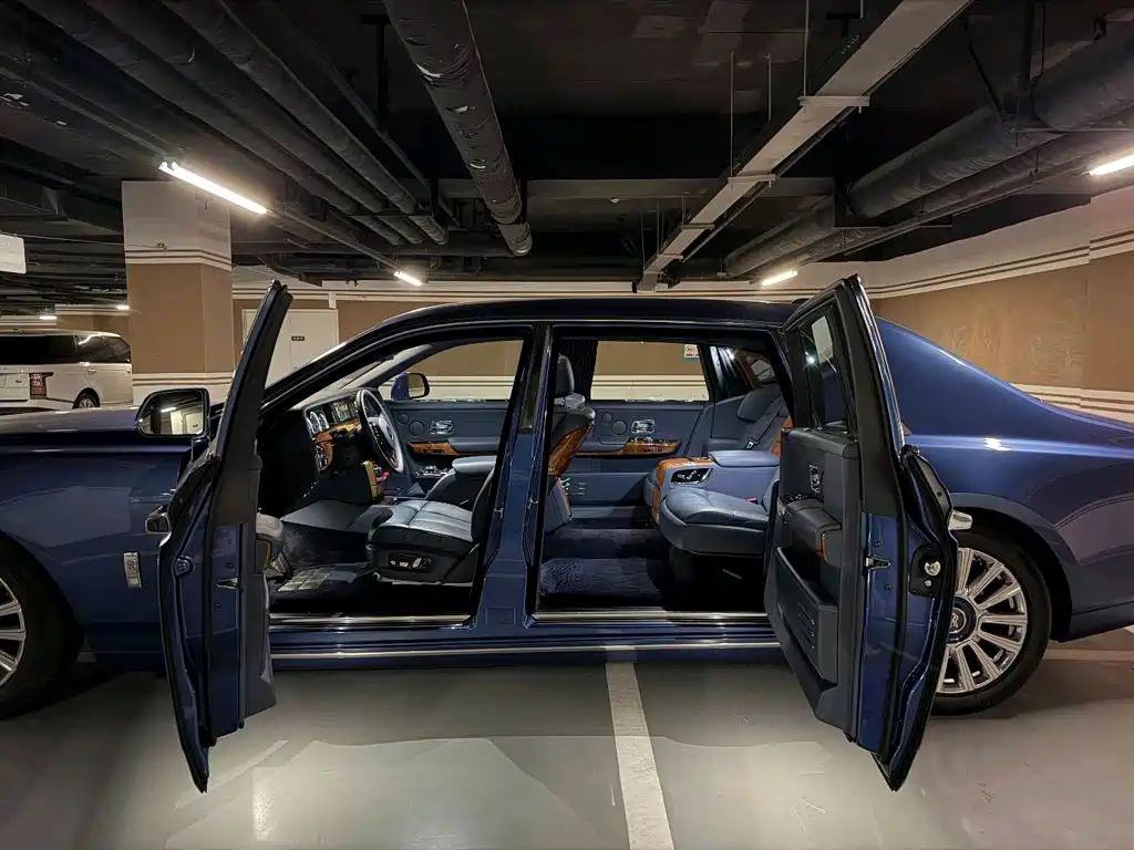 Rolls-Royce Phantom 2020 2018 6.7T Long Wheelbase Version