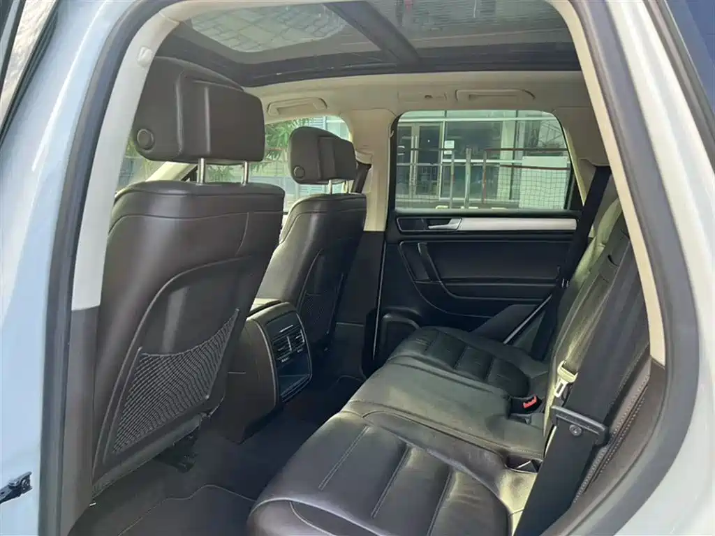 Volkswagen Touareg 2017 3.0TSI Explorer Edition фото 15