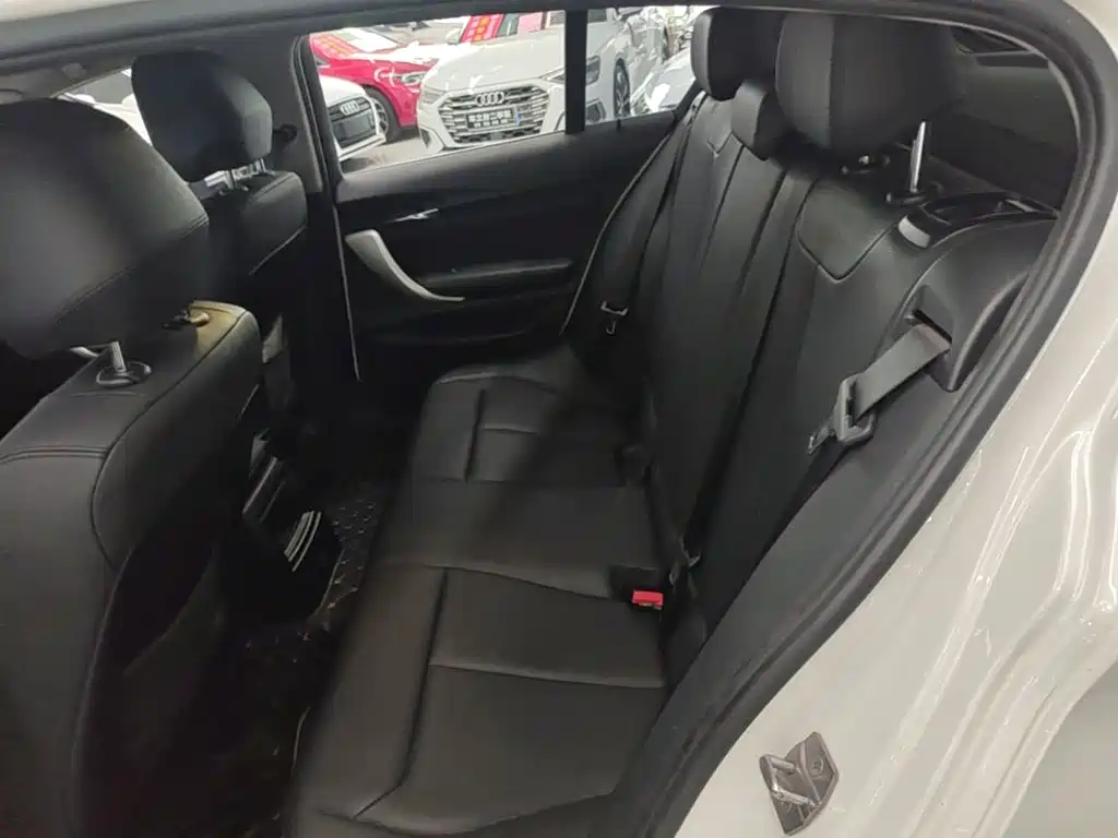 BMW 1 Series (Import) 2020 2018 118i Leading