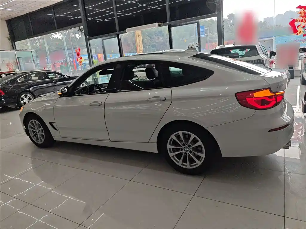 BMW 3 Series GT 2017 320i Fashion фото 5