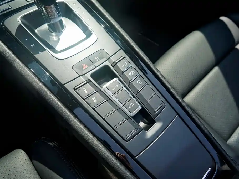 Porsche 718 2022 Boxster T 2.0T фото 24