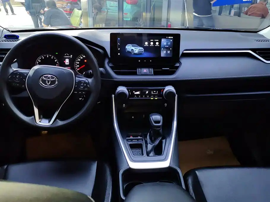 Toyota RAV4 Rongfang 2023 2.0L CVT 2WD Urban Edition фото 12