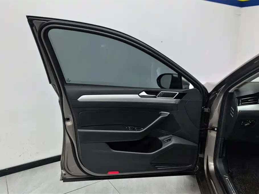 Volkswagen Magotan 2017 330TSI DSG Leading фото 7
