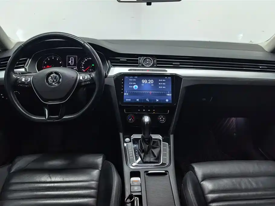 Volkswagen Magotan 2017 330TSI DSG Leading фото 12