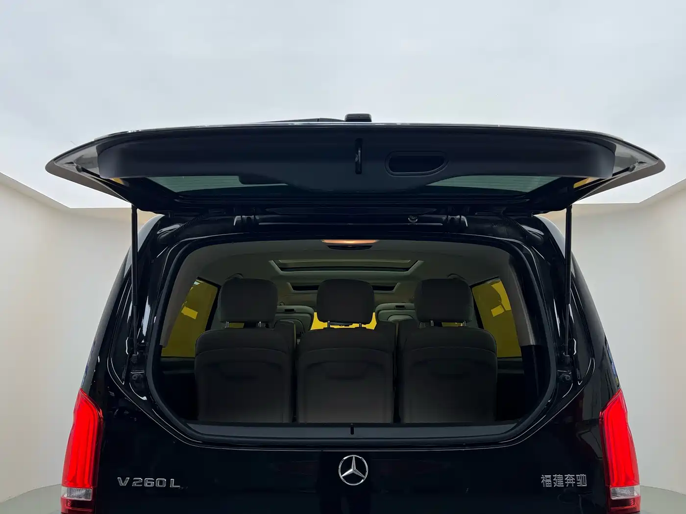 Mercedes-Benz V-Class 2021 V 260 L Long Wheelbase Luxury Edition фото 35