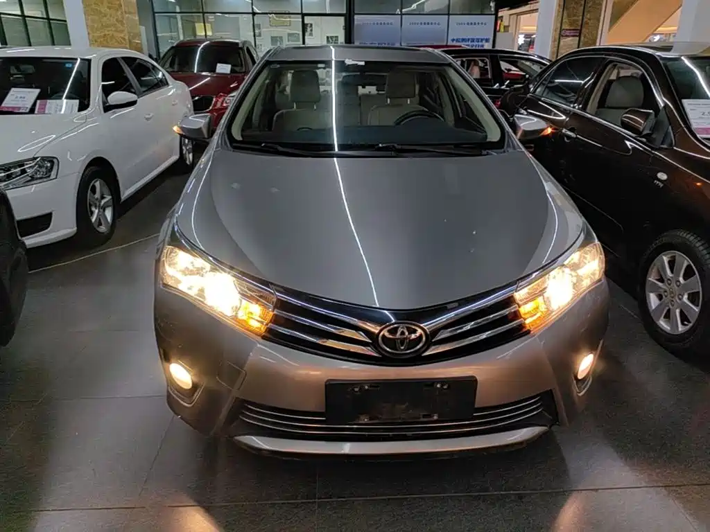Фото 3 - Toyota Corolla