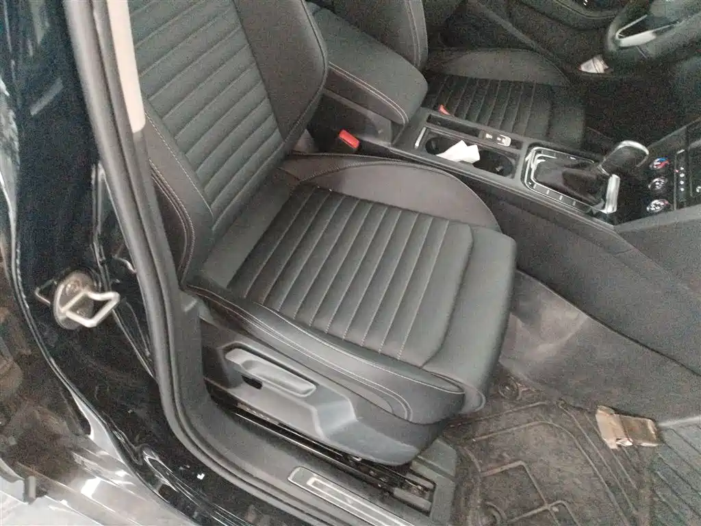 Volkswagen Magotan 2025 Popular Edition 280TSI DSG Comfort фото 20