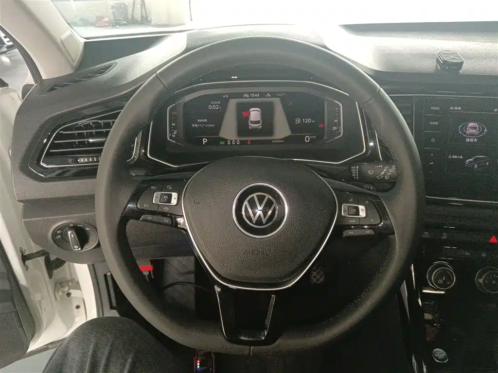 Volkswagen T-ROC 2021 280TSI DSG 2WD Comfort Smart Connect Edition фото 3