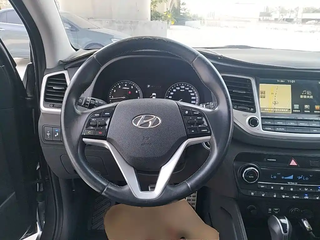 Фото 11 - Hyundai Tucson