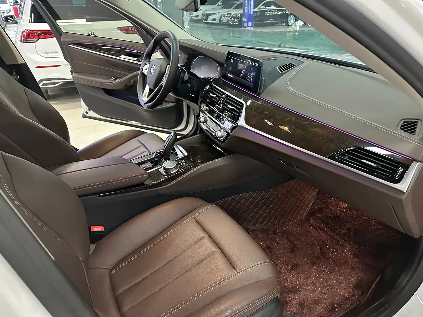 BMW 5 Series 2020 525Li Luxury Package фото 9