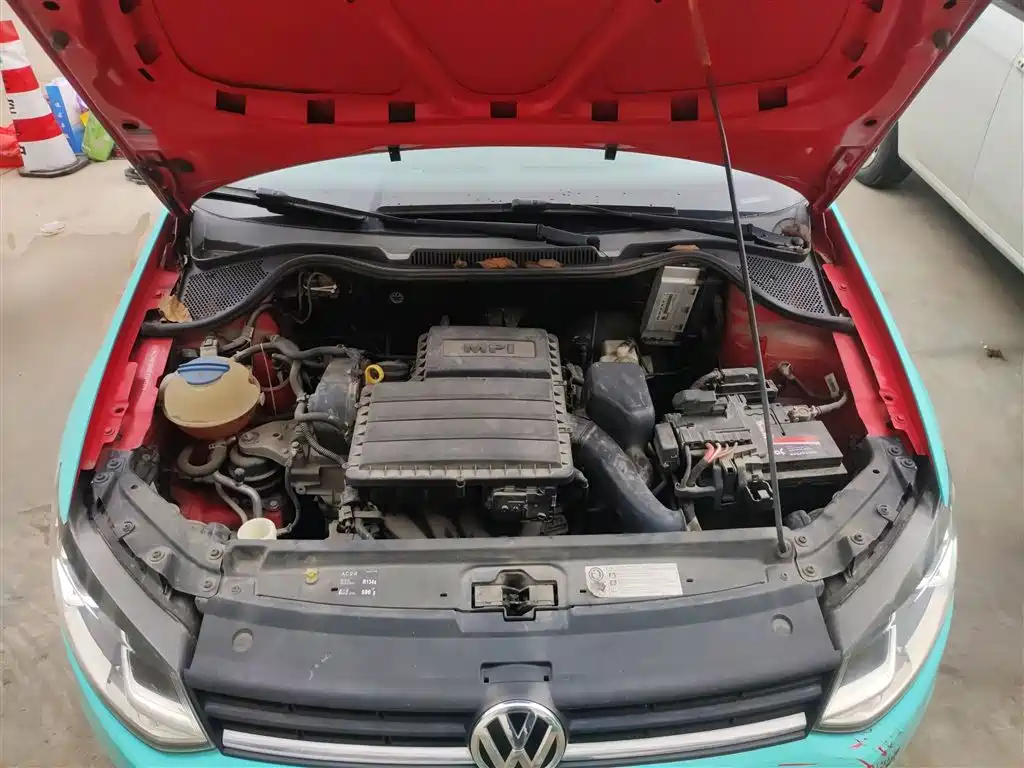 Volkswagen Polo 2014 1.4L Automatic Comfort Edition фото 16