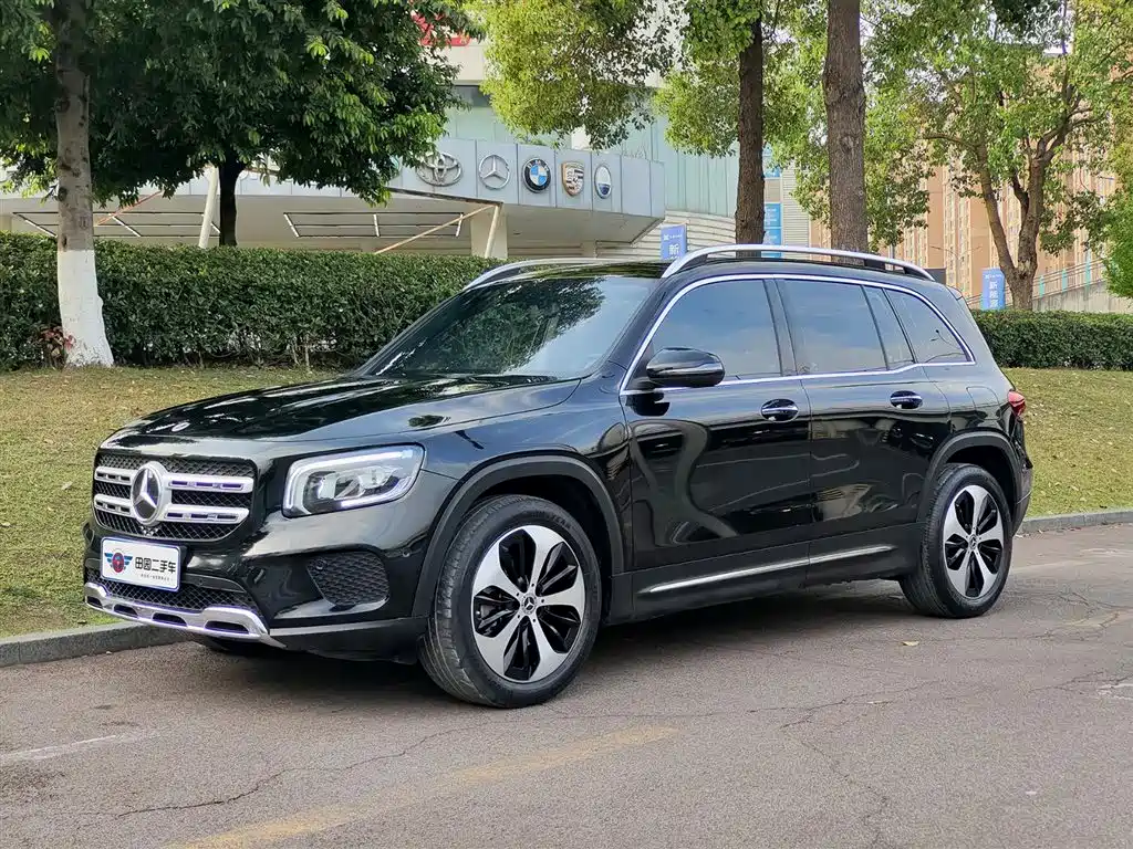 MERCEDES-BENZ GLB