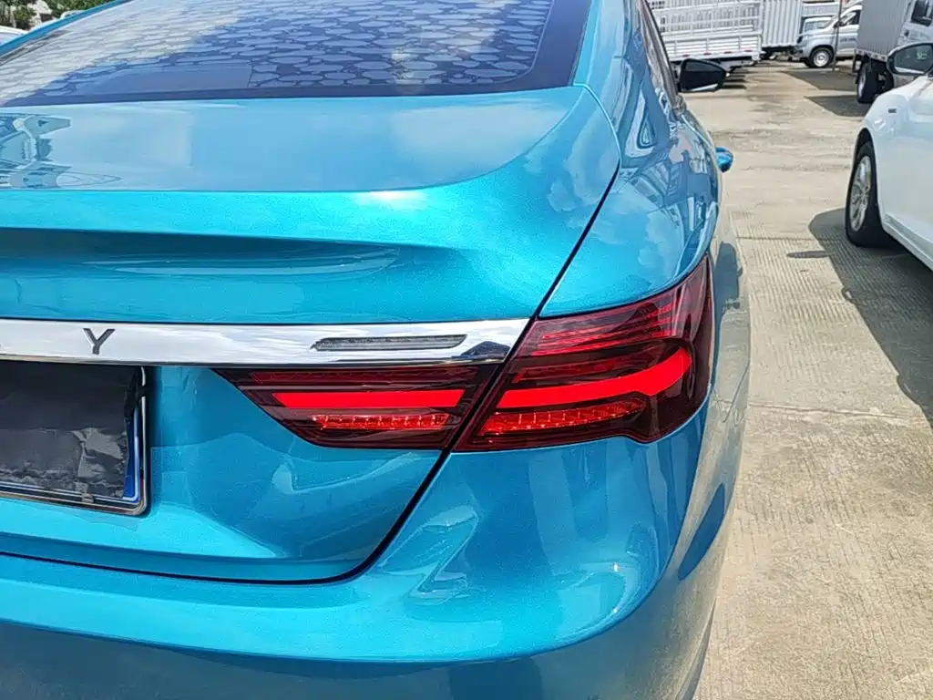 Фото 20 - Geely Binrui