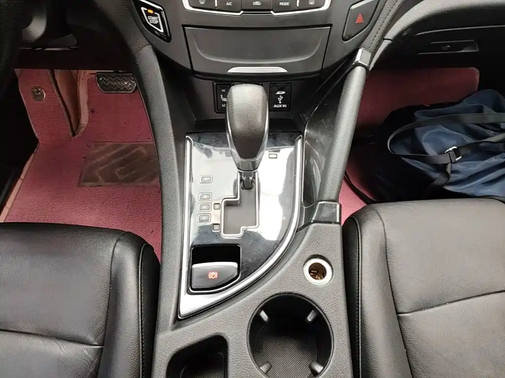 Dongfeng Aeolus Dongfeng Fengshen AX7 2016 2015 2.3L Automatic Premium