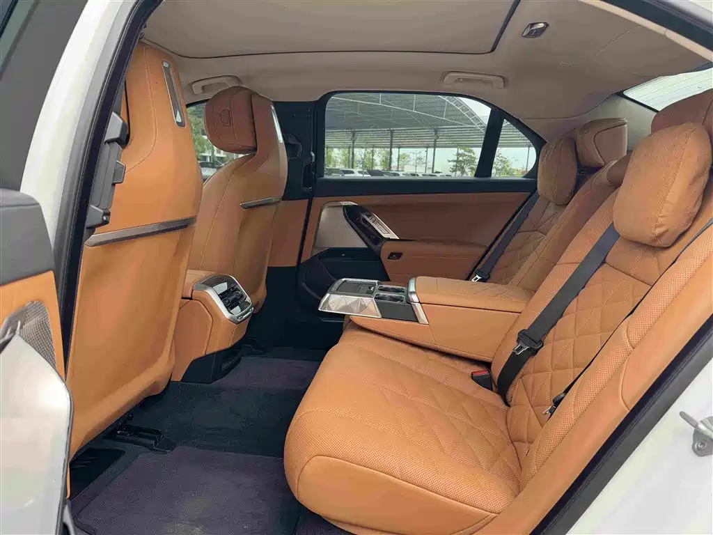 BMW 7 Series 2024 2023 Model 735Li M Sport Package
