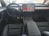 Photo 10 - Tesla Model Y