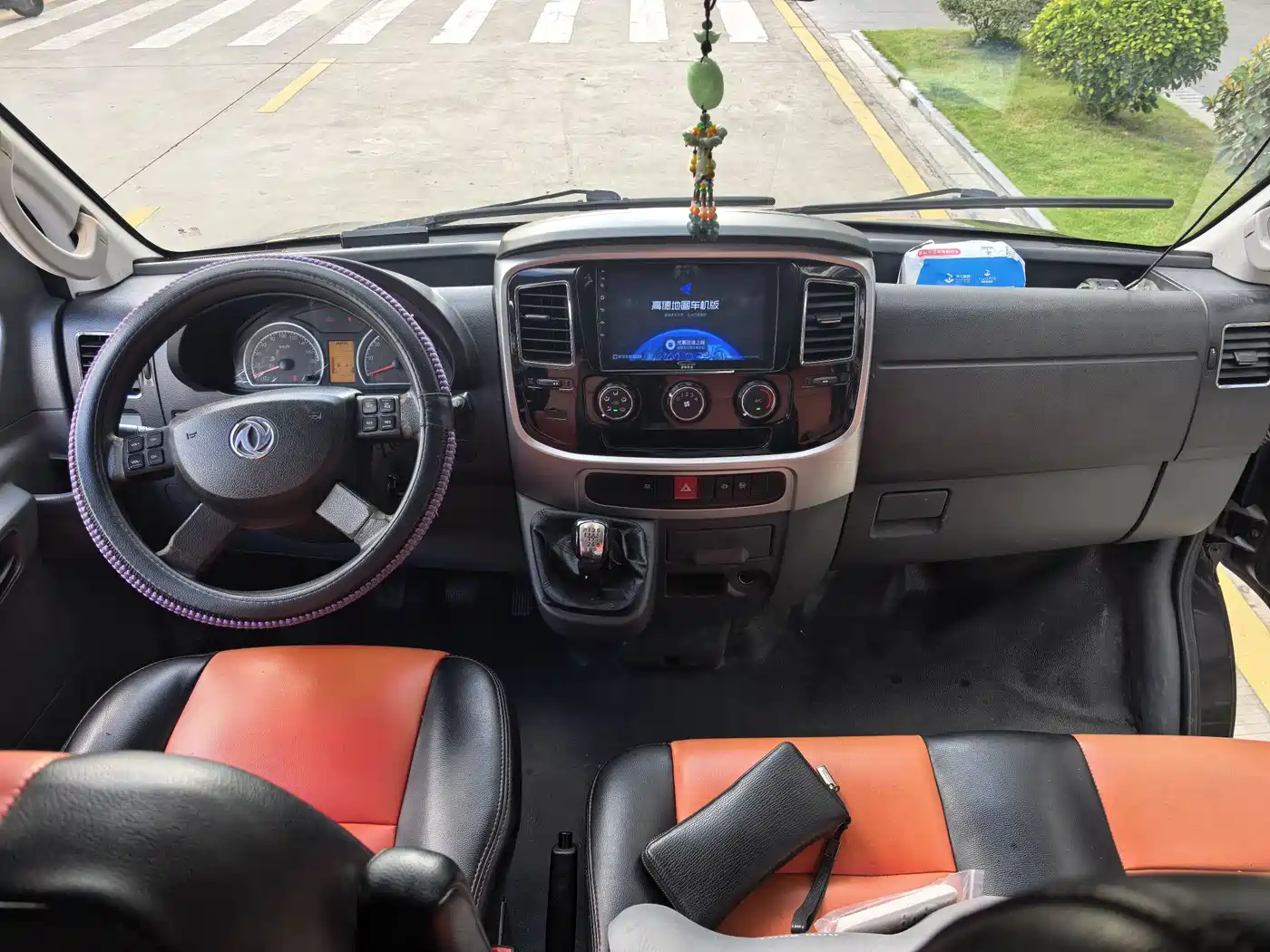Dongfeng Yufeng Yufeng 2022 2021 Model 2.3T FWD Logistics Vehicle Short Wheelbase Medium Roof 5-9 Seats China VI M9T