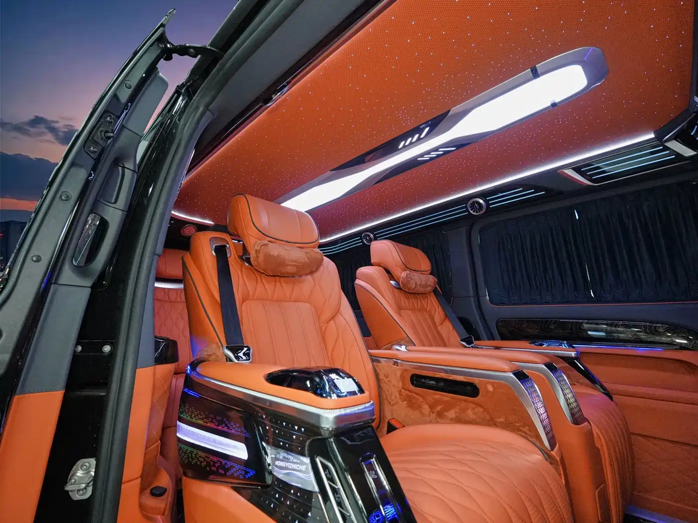 Mercedes-Benz Vito 2024 2.0T Business 7-Seater фото 7