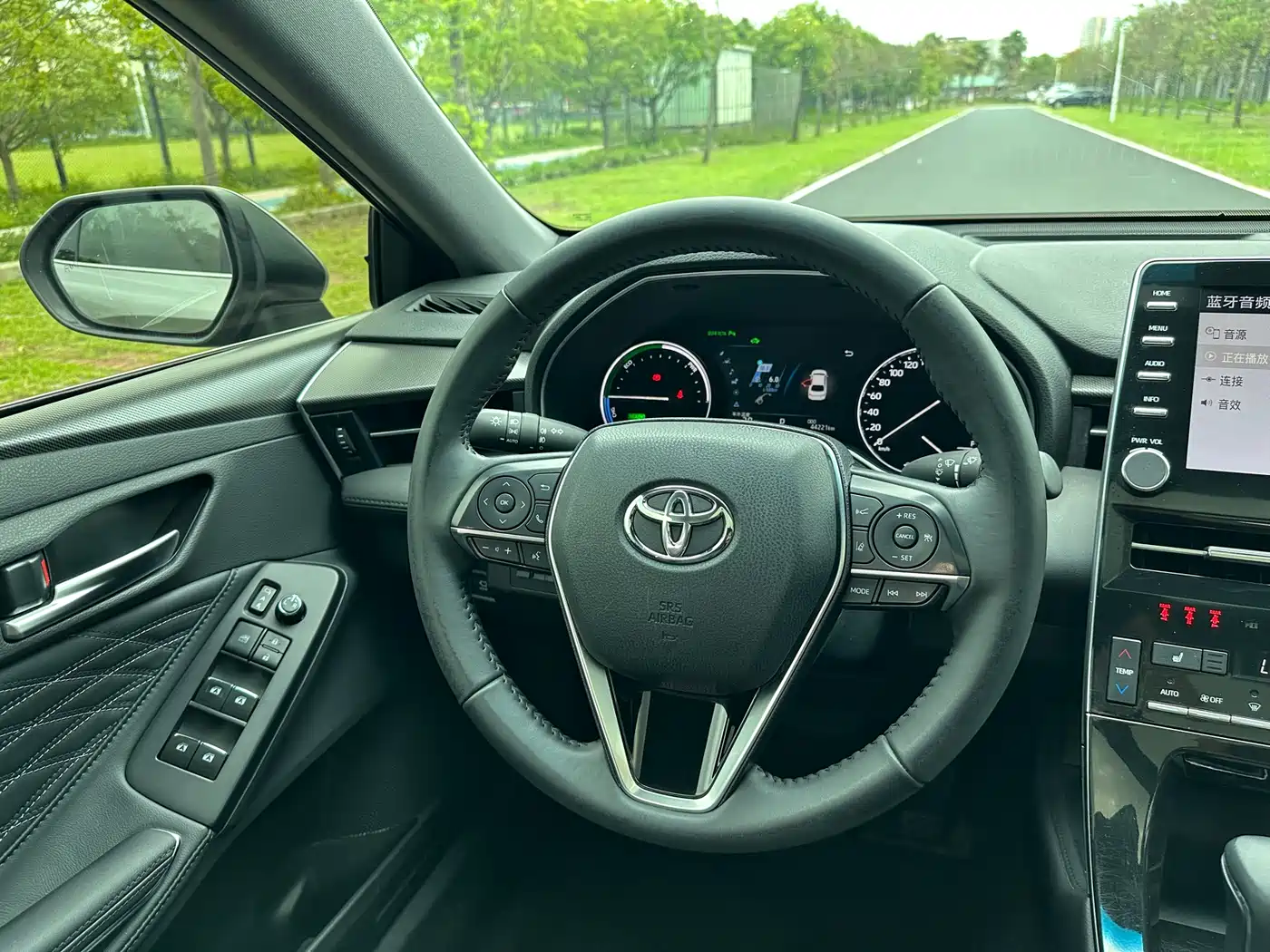 Toyota Avalon 2019 Hybrid 2.5L XLE Premium Edition China V фото 10