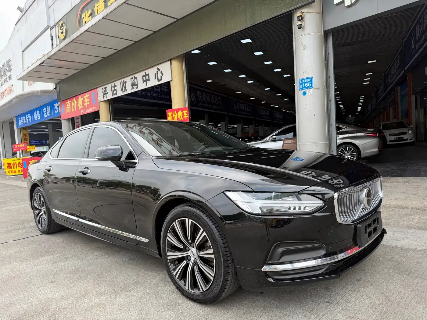 VOLVO S90