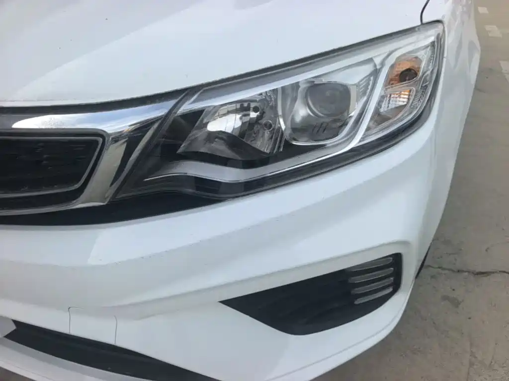 Фото 24 - Geely Vision