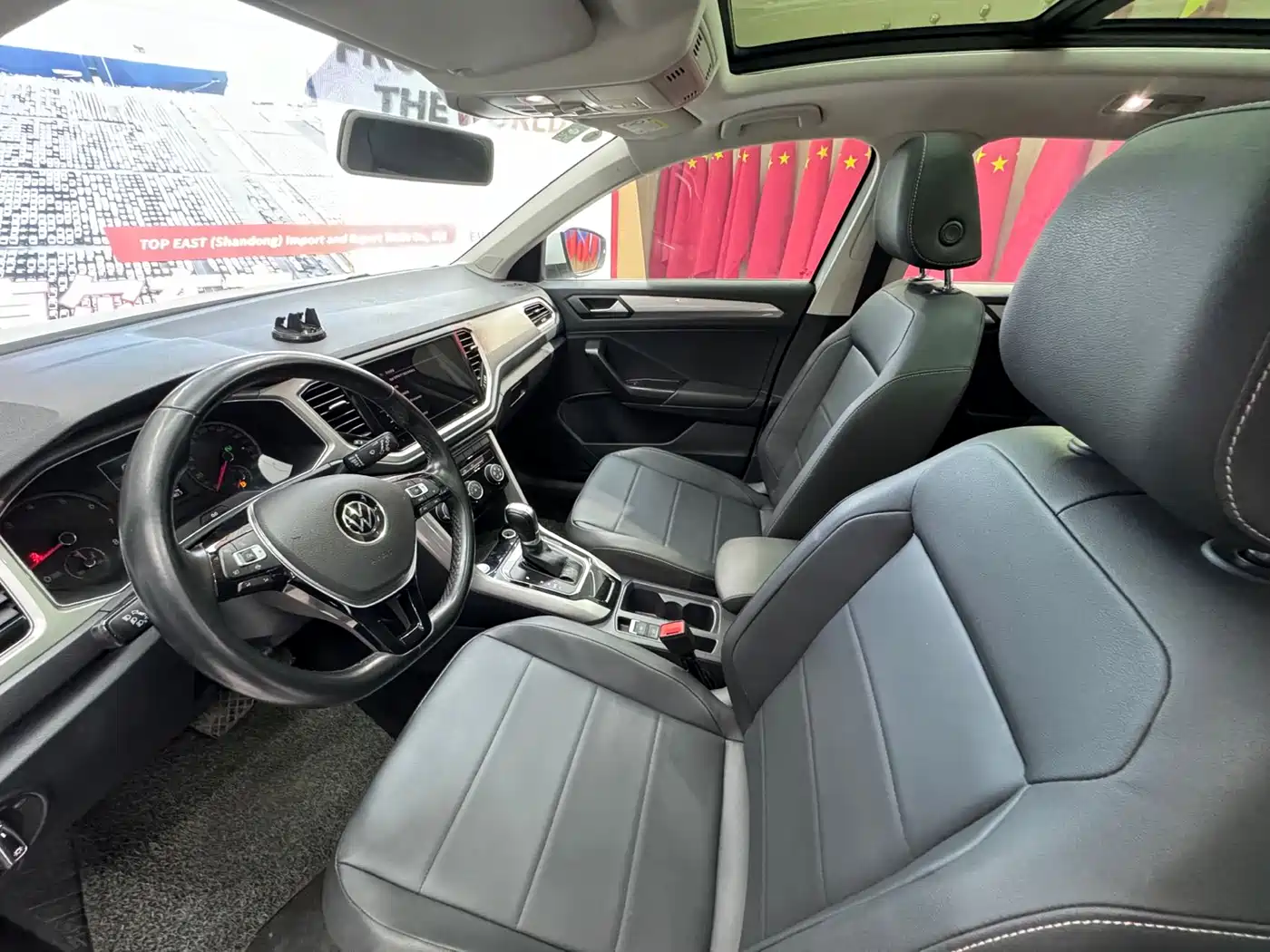 VOLKSWAGEN T ROC EXPLORING SONGS