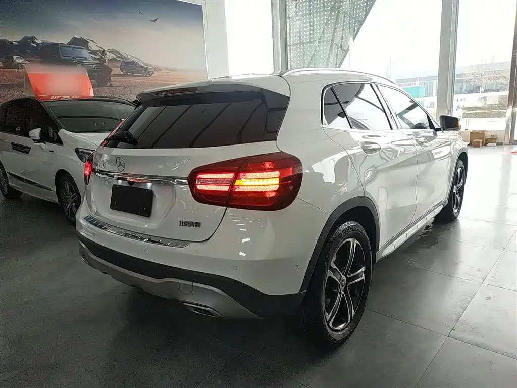 Mercedes-Benz GLA 2018 GLA 200 Fashion фото 23