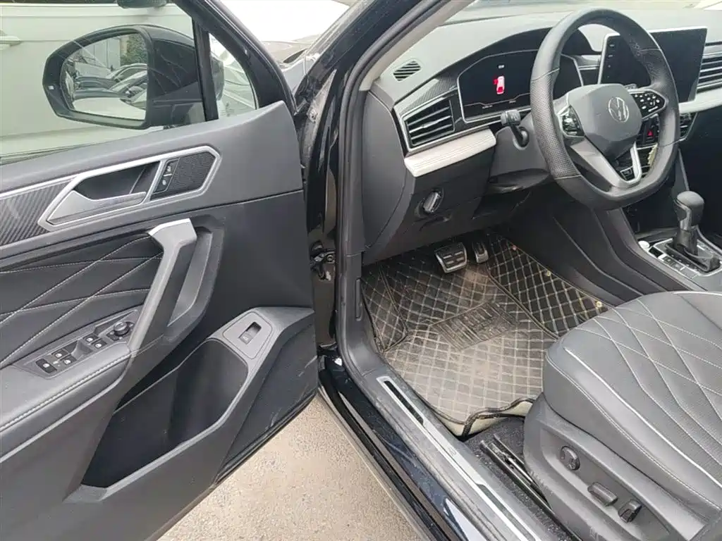 Volkswagen Tiguan L 2023 330TSI Auto 2WD R-Line Premium Edition фото 16