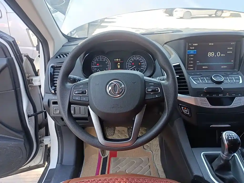 Dongfeng Fengdu MX5 2018 2016 1.4T Manual Luxury Edition
