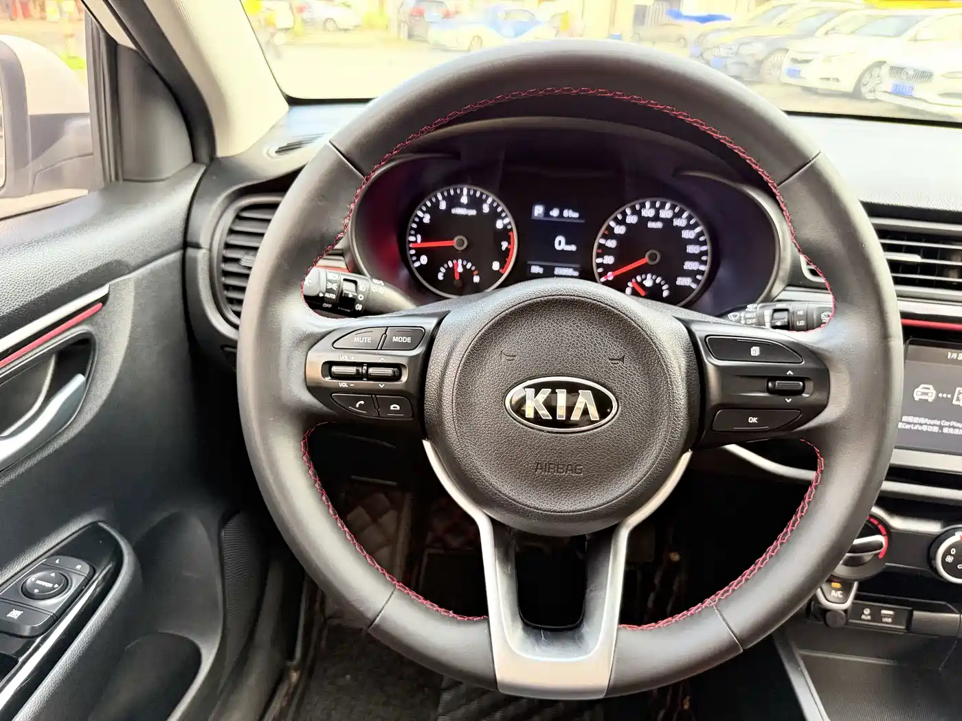 Photo 9 - Kia KX CROSS