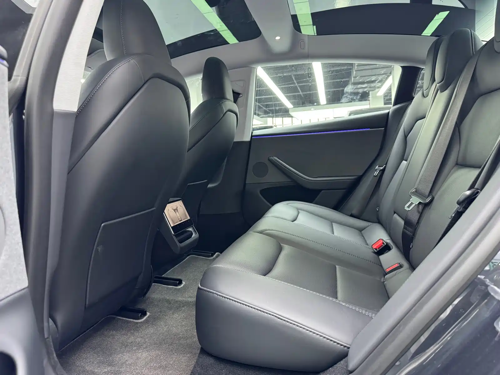 Photo 8 - Tesla Model 3