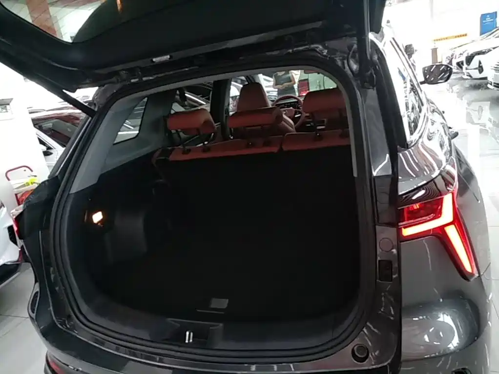 Changan CS75 PLUS iDD 2026 2023 Smart Electric iDD Intelligent Leader Model