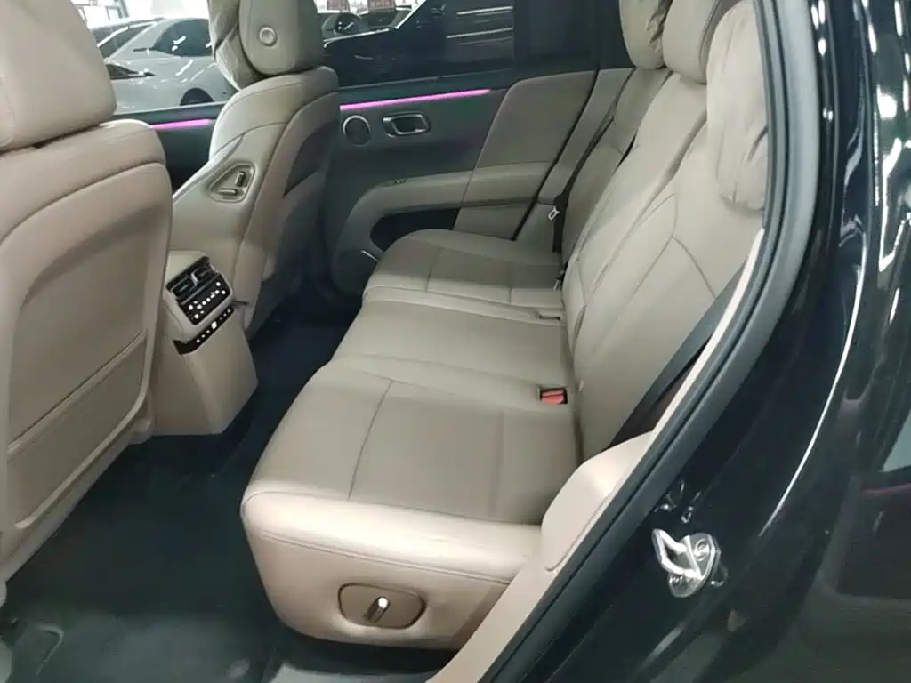 Li Auto i6 2026 2025 4WD Base Model